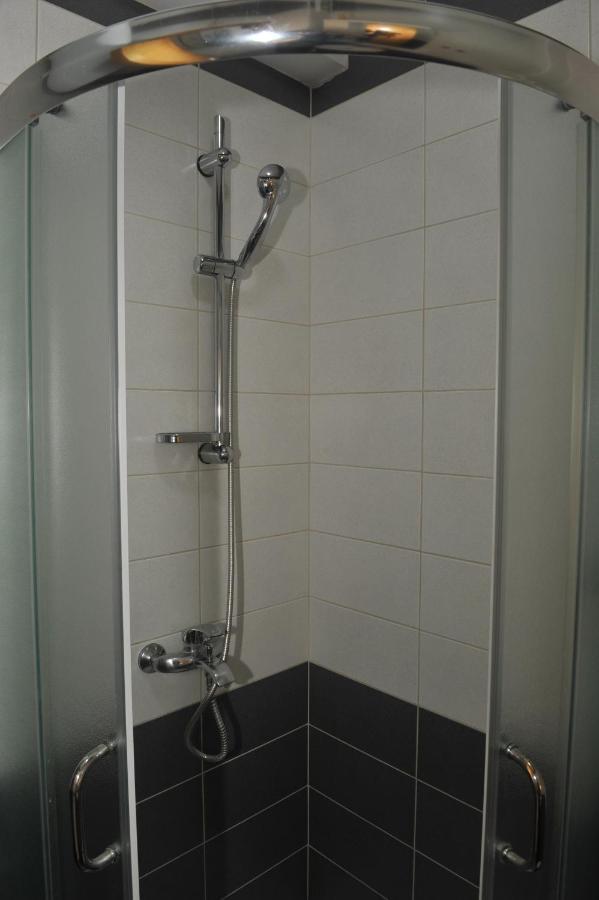 Angellina Apartmani สเรมสกา มิโตรวิตซา ภายนอก รูปภาพ